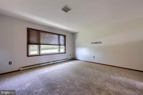 Living - 127 W Lexington Rd, Lititz, PA 17543 photo 4 of 7