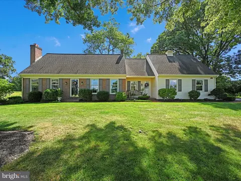 475 Sand Hill Rd, Pequea, PA 17565