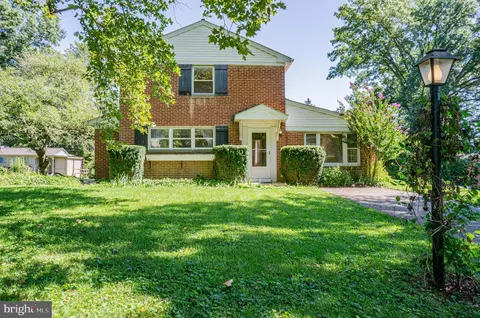 1823 Divot Ct, Lancaster, PA 17602