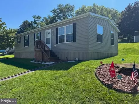 708 Primrose Ln, Ephrata, PA 17522