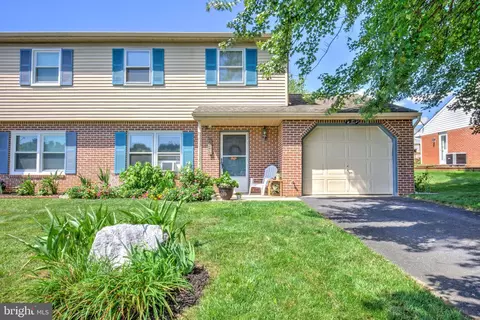 222 Miller Rd, Akron, PA 17501