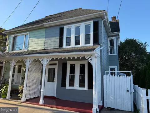 527 W Market St, Marietta, PA 17547