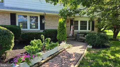 1734 Becker Rd, Manheim, PA 17545