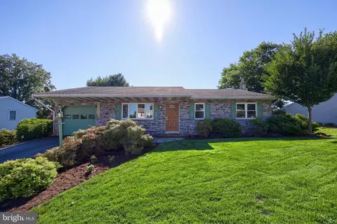 207 Brookline Rd, Lancaster, PA 17603