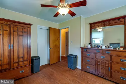 Bedroom - 510 Bluebird Rd, Lititz, PA 17543 photo 2 of 5