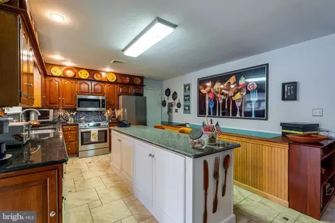 Kitchen - 510 Bluebird Rd, Lititz, PA 17543 photo 3 of 4