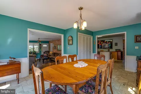 Dining - 510 Bluebird Rd, Lititz, PA 17543 photo 2 of 2
