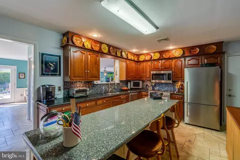 Kitchen - 510 Bluebird Rd, Lititz, PA 17543 photo 2 of 4
