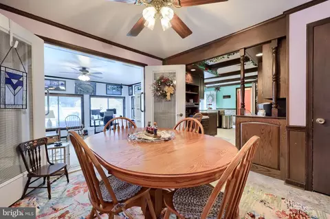 Dining - 24 Pfautz Ave, Lititz, PA 17543 photo 1 of 2