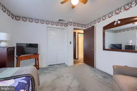 Bedroom - 24 Pfautz Ave, Lititz, PA 17543 photo 4 of 5