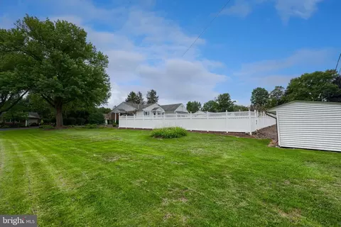 Exterior - 24 Pfautz Ave, Lititz, PA 17543 photo 9 of 10