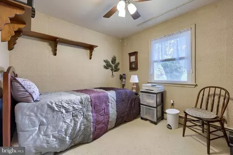 Bedroom - 24 Pfautz Ave, Lititz, PA 17543 photo 5 of 5