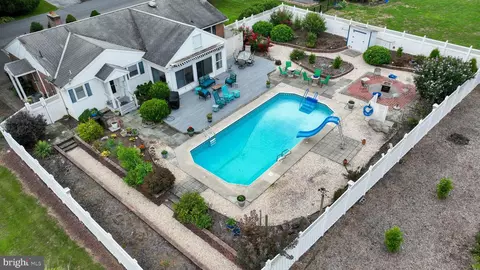 View/Area - 24 Pfautz Ave, Lititz, PA 17543 photo 1 of 7