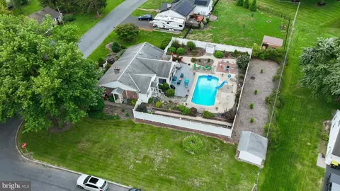 View/Area - 24 Pfautz Ave, Lititz, PA 17543 photo 6 of 7
