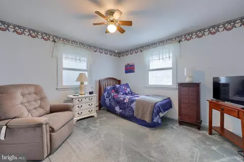 Bedroom - 24 Pfautz Ave, Lititz, PA 17543 photo 3 of 5