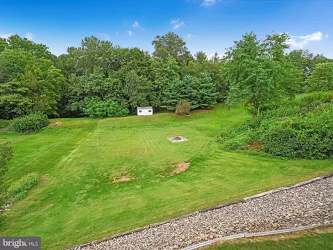 Exterior - 13 Fox Run Ter, Lititz, PA 17543 photo 6 of 10