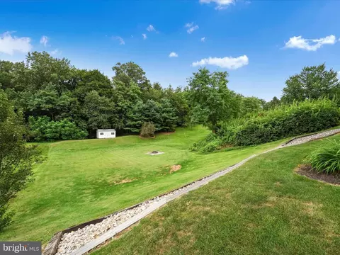 Exterior - 13 Fox Run Ter, Lititz, PA 17543 photo 8 of 10