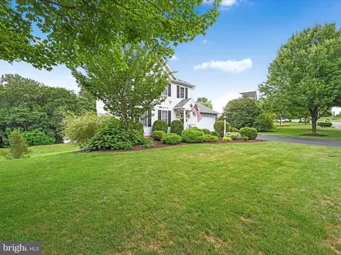 Exterior - 13 Fox Run Ter, Lititz, PA 17543 photo 9 of 10