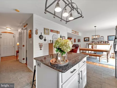 Entry Way - 13 Fox Run Ter, Lititz, PA 17543 photo 3 of 4