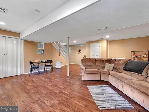 Living - 13 Fox Run Ter, Lititz, PA 17543 photo 4 of 4