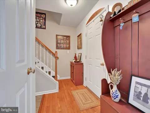 Entry Way - 13 Fox Run Ter, Lititz, PA 17543 photo 2 of 4