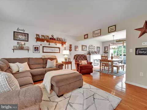 Living - 13 Fox Run Ter, Lititz, PA 17543 photo 1 of 4