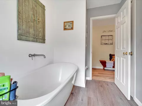 Bath - 13 Fox Run Ter, Lititz, PA 17543 photo 2 of 2