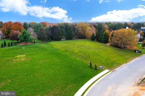 494 Stonehenge Dr, Lititz, PA 17543 photo 3