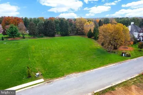 494 Stonehenge Dr, Lititz, PA 17543 photo 2