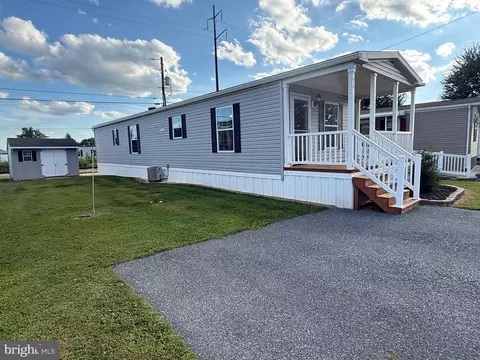 456 Brendon Dr, Leola, PA 17540