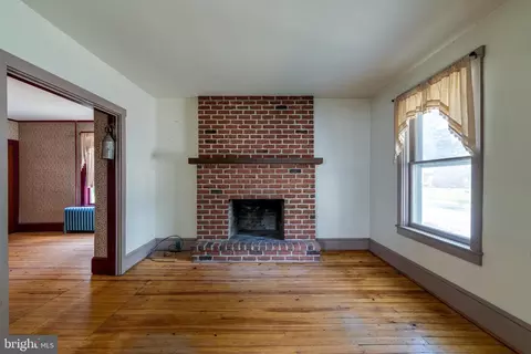 Living - 2134 Main St, Lititz, PA 17543 photo 5 of 6