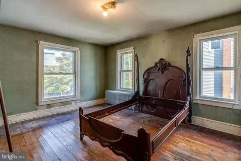 Bedroom - 2134 Main St, Lititz, PA 17543 photo 4 of 6