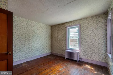 Bedroom - 2134 Main St, Lititz, PA 17543 photo 6 of 6