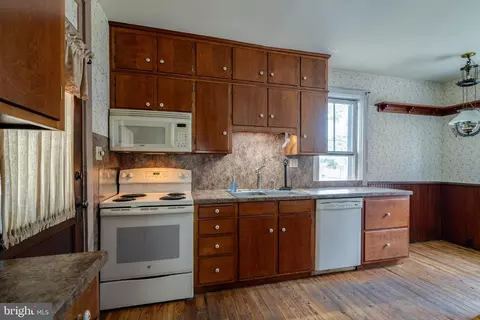 Kitchen - 2134 Main St, Lititz, PA 17543 photo 1 of 2