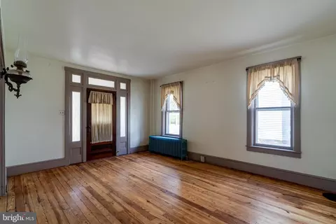 Living - 2134 Main St, Lititz, PA 17543 photo 4 of 6