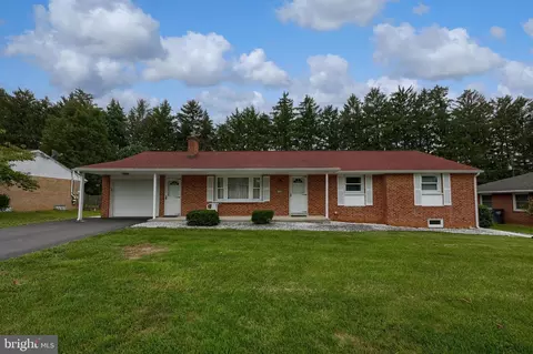 2724 Royal Rd, Lancaster, PA 17603