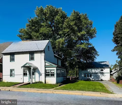 6 Queen St, Gordonville, PA 17529