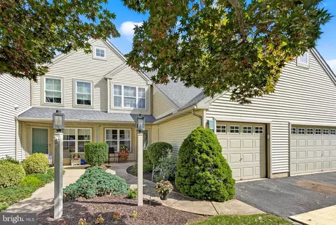101 Hawk Valley Ln, Denver, PA 17517