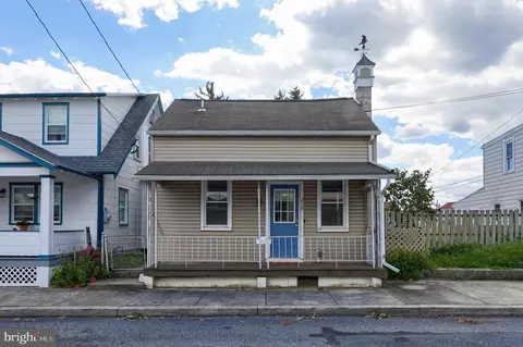 218 Magnolia St, Manheim, PA 17545