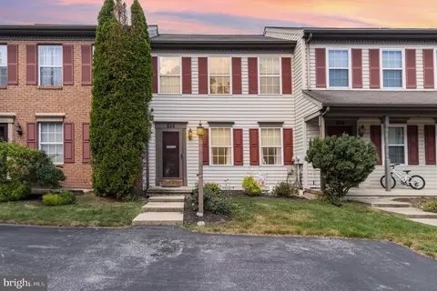 656 Rockwood Dr, Elizabethtown, PA 17022