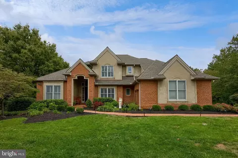 1367 Beaconfield Ln, Lancaster, PA 17601