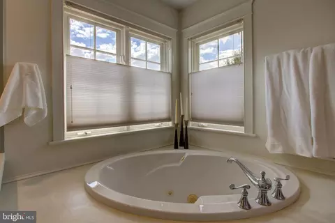 Bath - 382 Rumford Rd, Lititz, PA 17543 photo 3 of 6