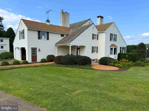 574 Cinder Rd, New Providence, PA 17560