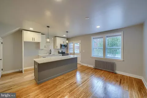 Living - 138 Ruby St, Lancaster, PA 17603 photo 5 of 5
