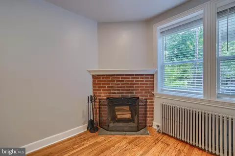 Living - 138 Ruby St, Lancaster, PA 17603 photo 3 of 5