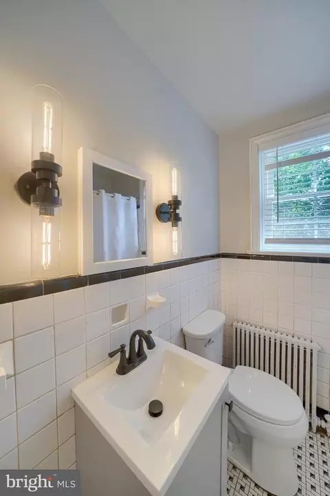 Bath - 138 Ruby St, Lancaster, PA 17603 photo 2 of 2