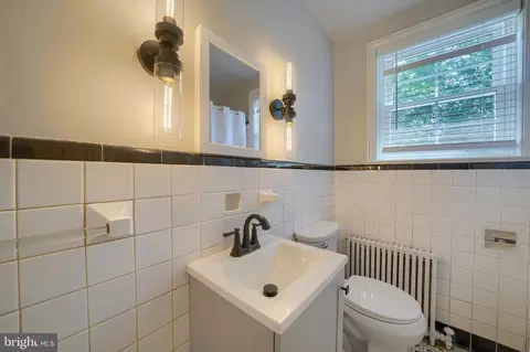 Bath - 138 Ruby St, Lancaster, PA 17603 photo 1 of 2