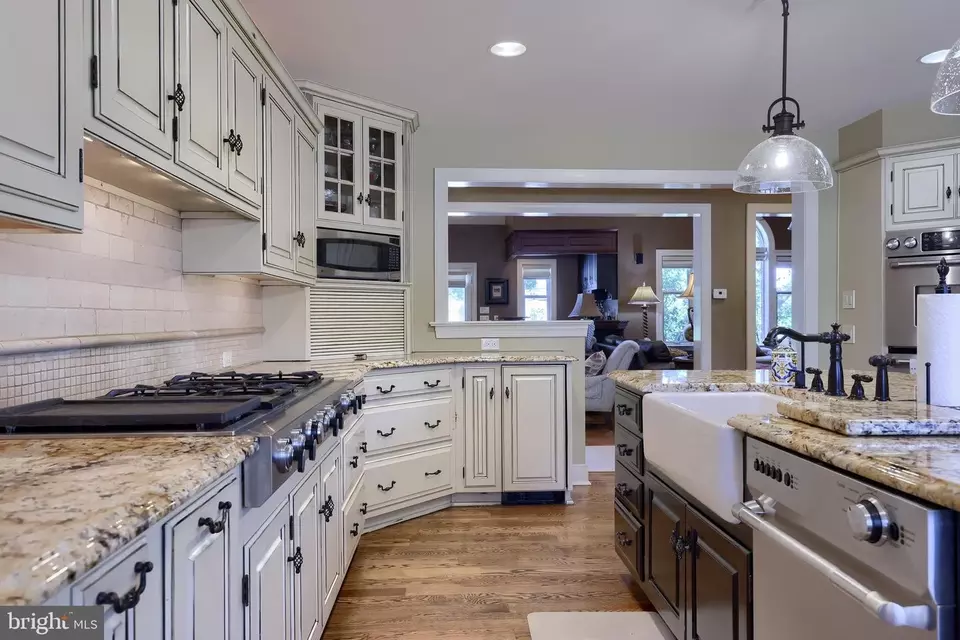 Kitchen - 38 Westwind Cir, Lititz, PA 17543 photo 9 of 12