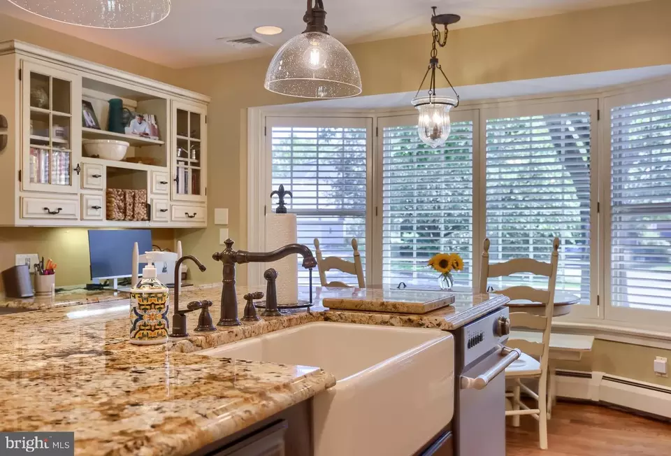 Kitchen - 38 Westwind Cir, Lititz, PA 17543 photo 5 of 12
