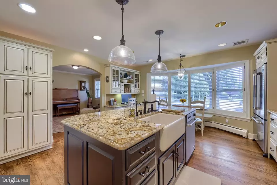 Kitchen - 38 Westwind Cir, Lititz, PA 17543 photo 4 of 12